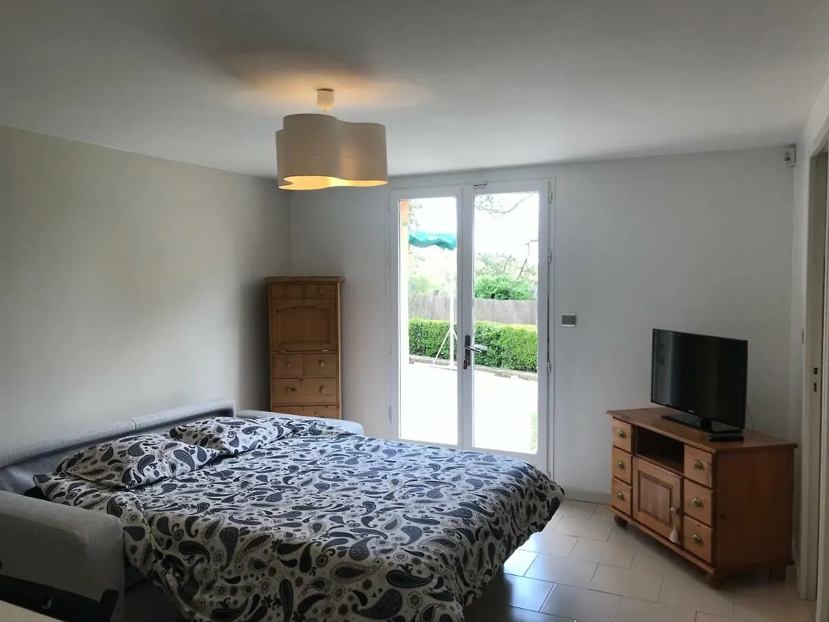 Apartament Maison Loubiere Pourrieres 0*,